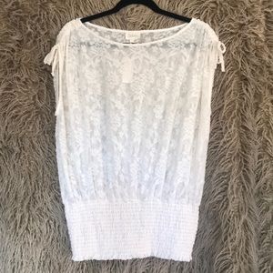 Deletta lace top. Size medium. New w tags